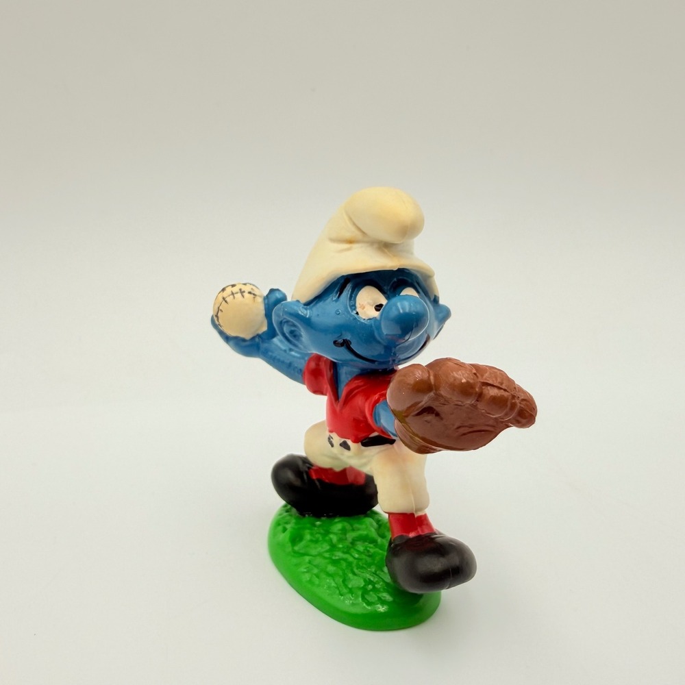 Vintage Schleich W Berrie Peyo Smurf Baseball Pitcher Figurine PVC Hong Kong